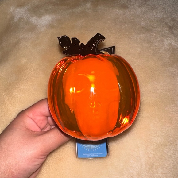 BBW PUMPKIN 🎃 SKULL 💀 Nightlight Wallflower Plug In NWT - Picture 1 of 4